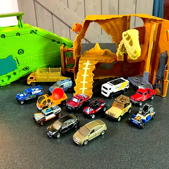 Mattel Toys 2 Matchbox Folding Sets 2 Vehicles Poshmark